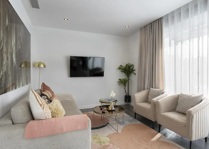 Premium With Terrace In Higueron * פואנגירולה