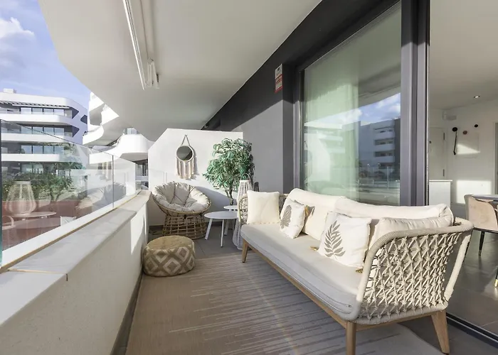 Premium With Terrace In Higueron * פואנגירולה